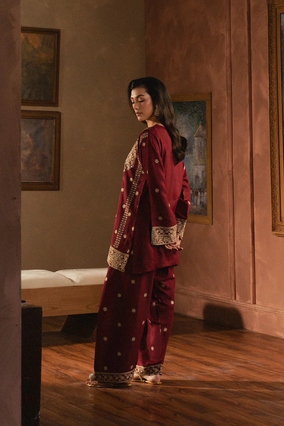 2_PIECE_EMBROIDERED_RAW_SILK_SUIT_4