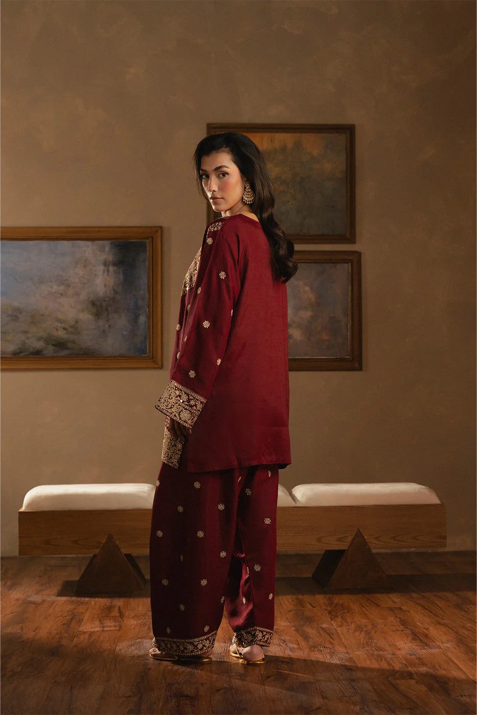 2_PIECE_EMBROIDERED_RAW_SILK_SUIT_7