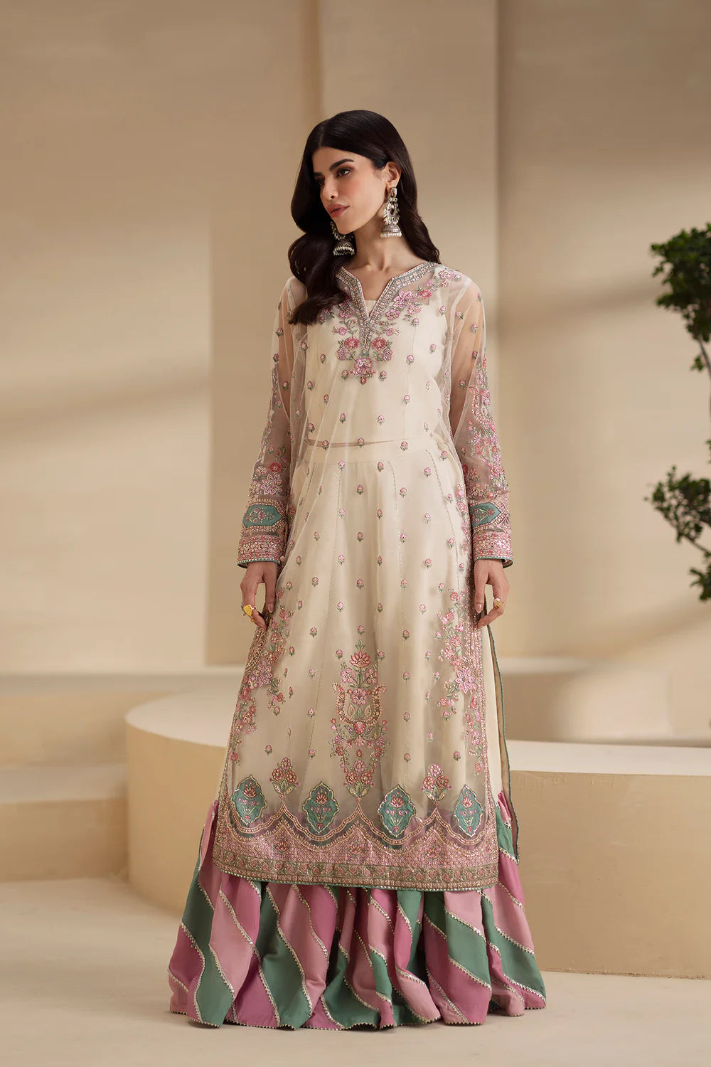 EMBROIDERED_GHARARA_1