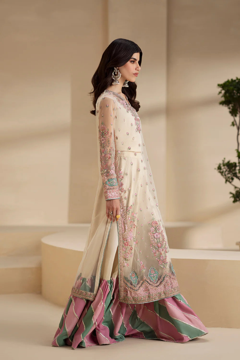 EMBROIDERED_GHARARA_2